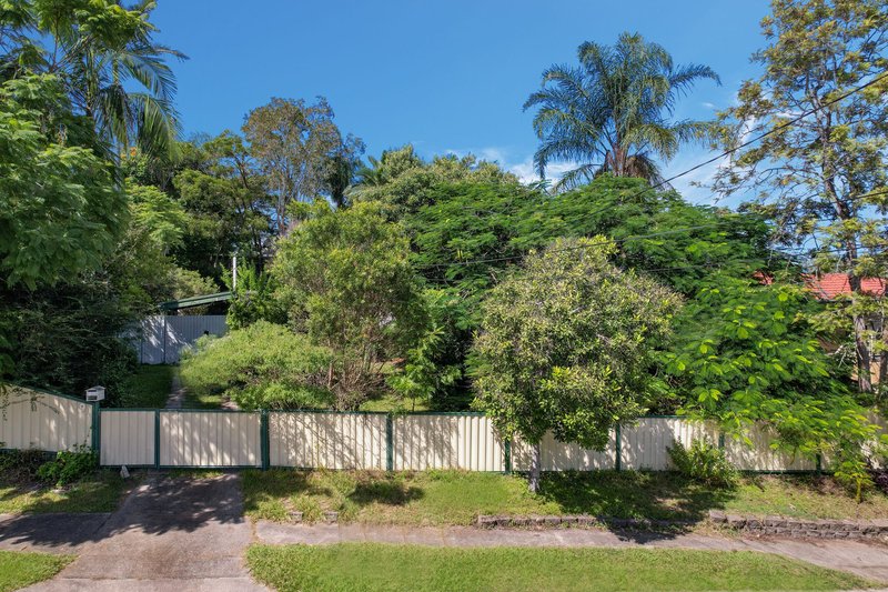 Photo - 9 Nyanza Street, Woodridge QLD 4114 - Image 4