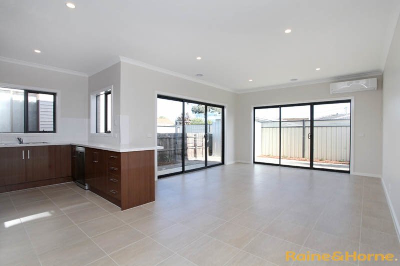 Photo - 9 Oakwood Road, Albanvale VIC 3021 - Image 3