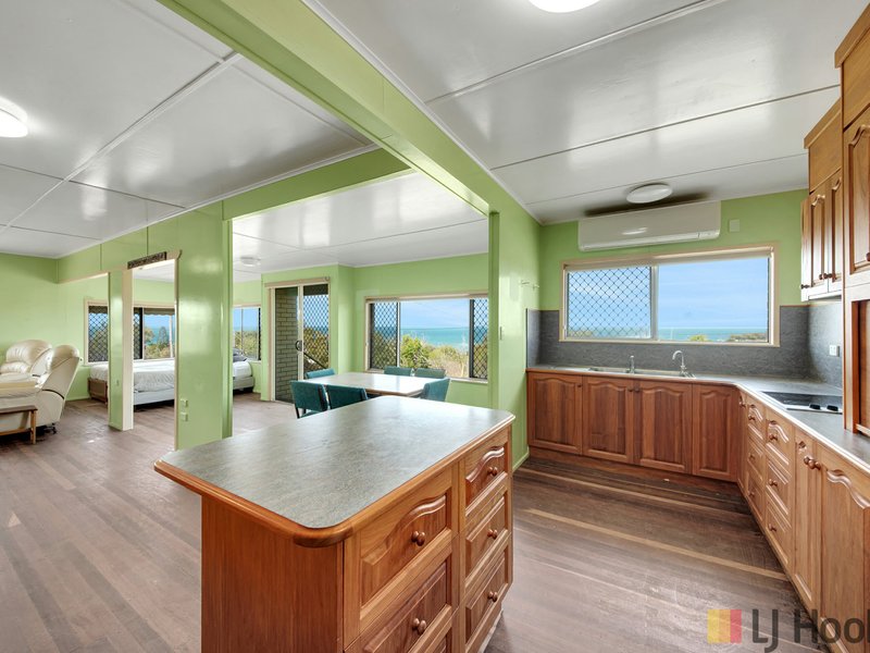 Photo - 9 Ocean Street, Tannum Sands QLD 4680 - Image 3