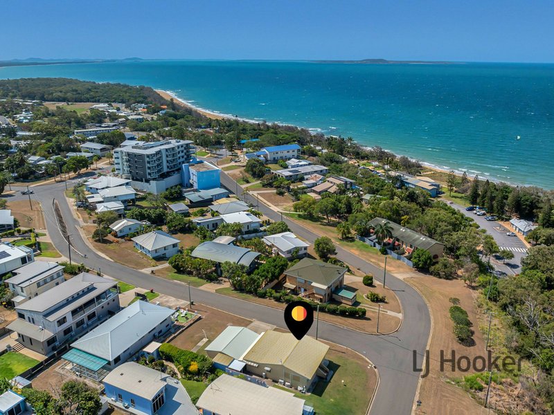 Photo - 9 Ocean Street, Tannum Sands QLD 4680 - Image 17