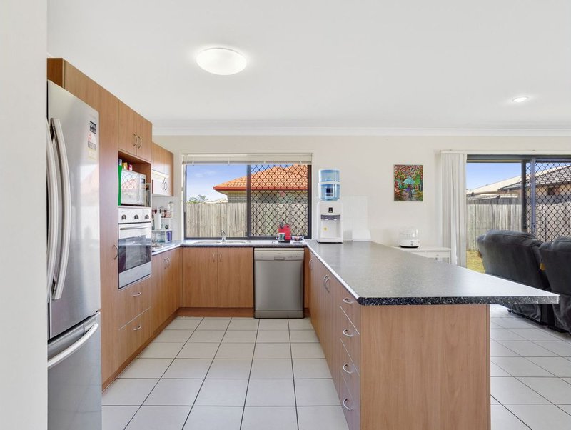 Photo - 9 Olivine Court, Rothwell QLD 4022 - Image 3