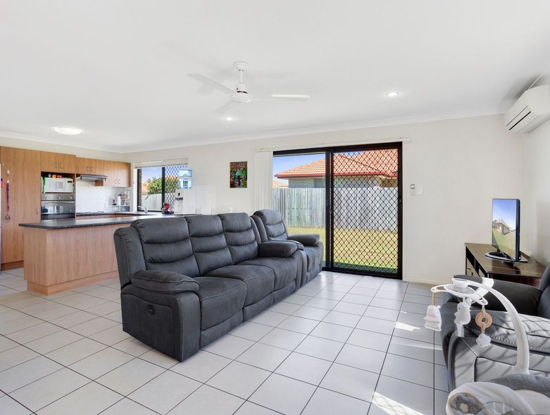 Photo - 9 Olivine Court, Rothwell QLD 4022 - Image 5