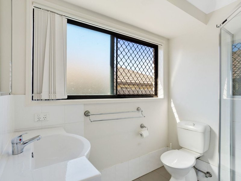 Photo - 9 Olivine Court, Rothwell QLD 4022 - Image 6