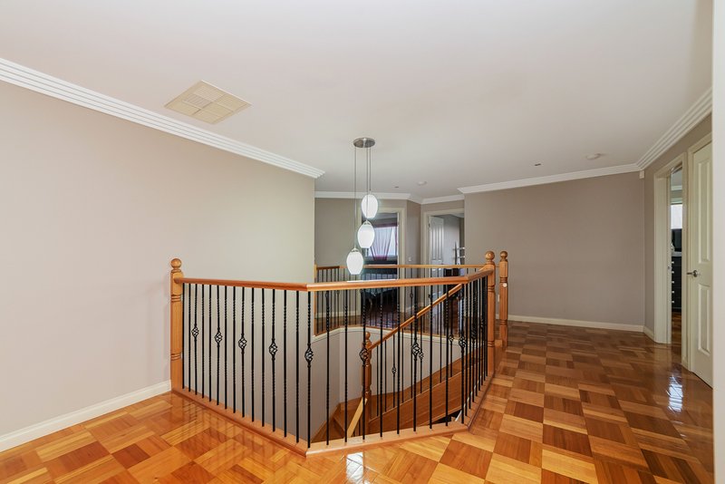 Photo - 9 Olrig Grove, Craigieburn VIC 3064 - Image 18