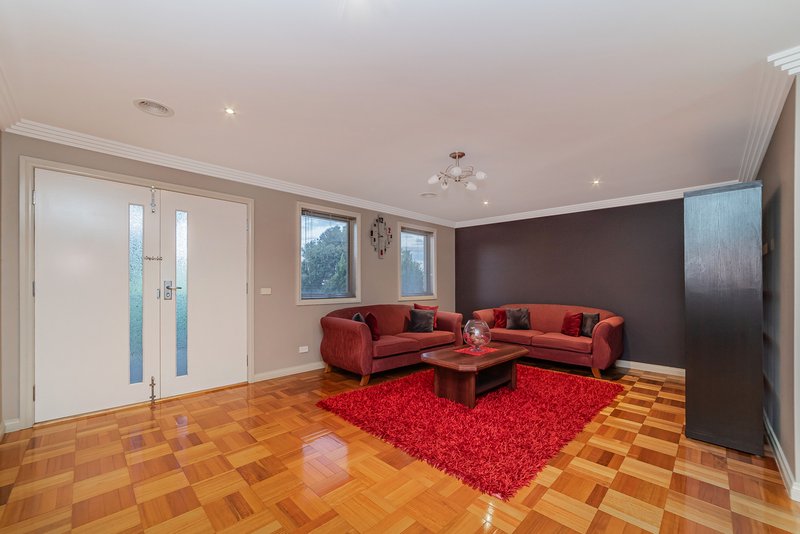 Photo - 9 Olrig Grove, Craigieburn VIC 3064 - Image 19