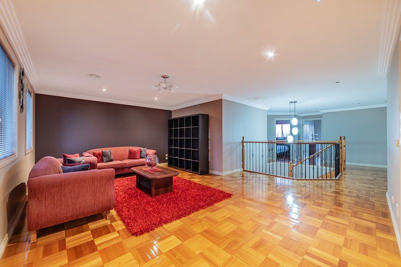 Photo - 9 Olrig Grove, Craigieburn VIC 3064 - Image 21