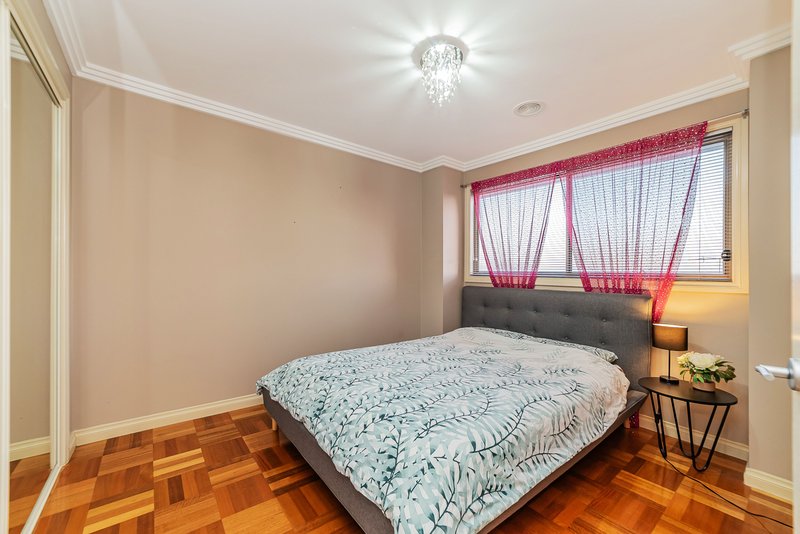 Photo - 9 Olrig Grove, Craigieburn VIC 3064 - Image 22