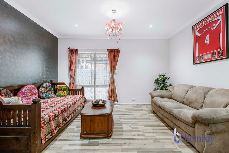 Photo - 9 Olympic Way, Craigieburn VIC 3064 - Image 4