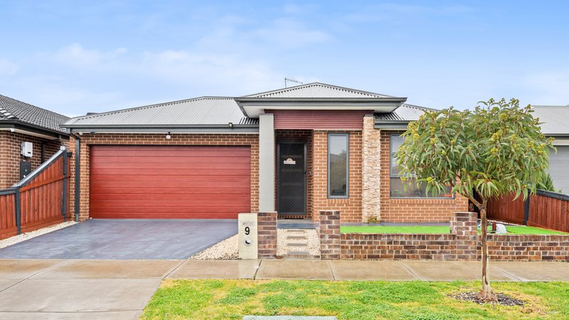 9 Onoway Approach, Mickleham VIC 3064