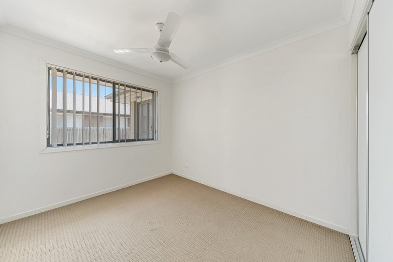 Photo - 9 Onyx Street, Emerald QLD 4720 - Image 6