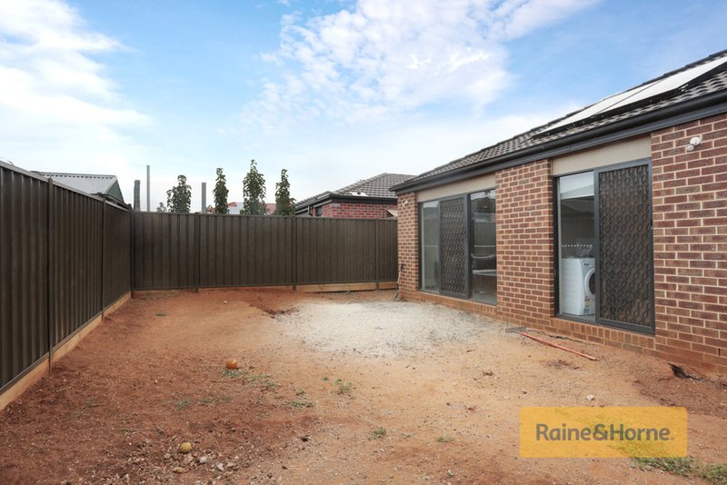 Photo - 9 Opal Street, Melton South VIC 3338 - Image 10