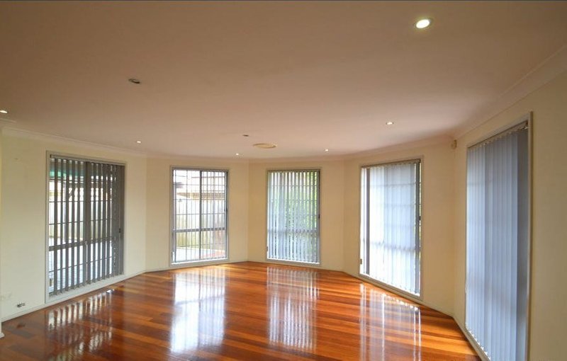 Photo - 9 Ovens Close, Horningsea Park NSW 2171 - Image 2