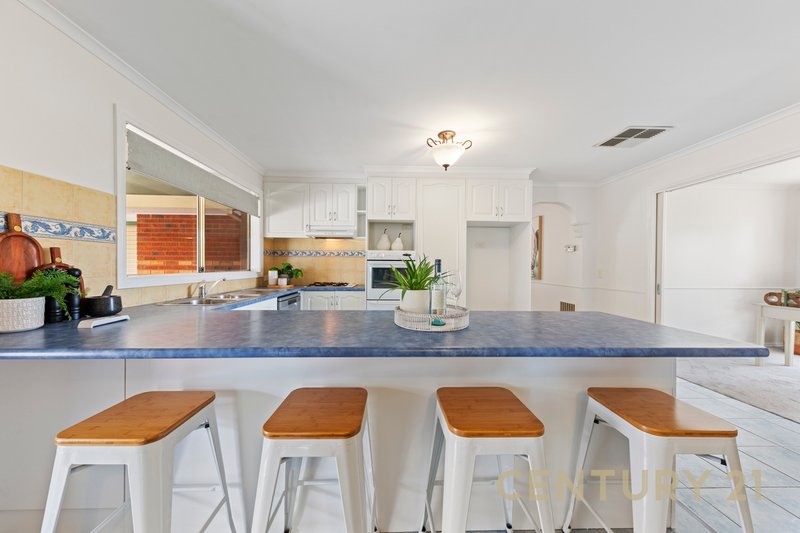 Photo - 9 Overland Rise, Pakenham VIC 3810 - Image 8