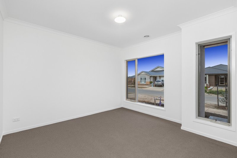 Photo - 9 Padova Avenue, Werribee VIC 3030 - Image 2