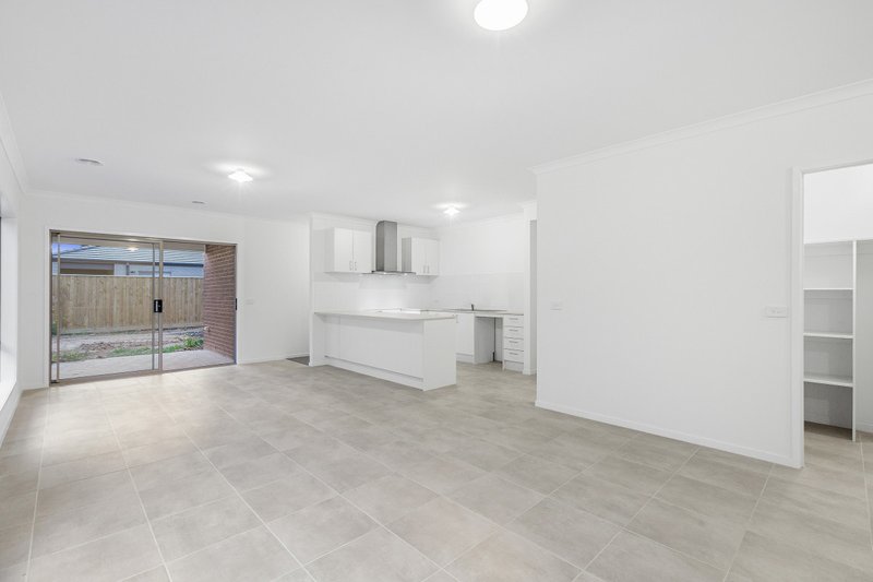 Photo - 9 Padova Avenue, Werribee VIC 3030 - Image 3