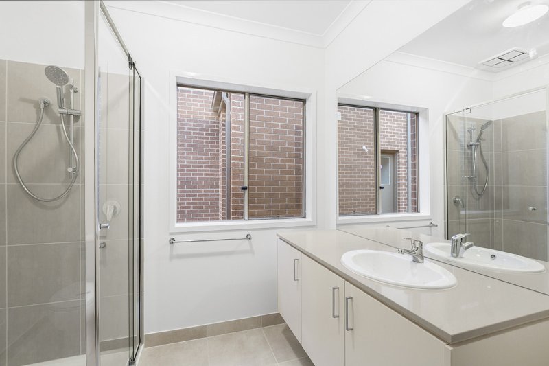 Photo - 9 Padova Avenue, Werribee VIC 3030 - Image 10