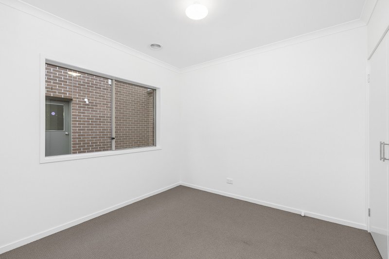 Photo - 9 Padova Avenue, Werribee VIC 3030 - Image 11