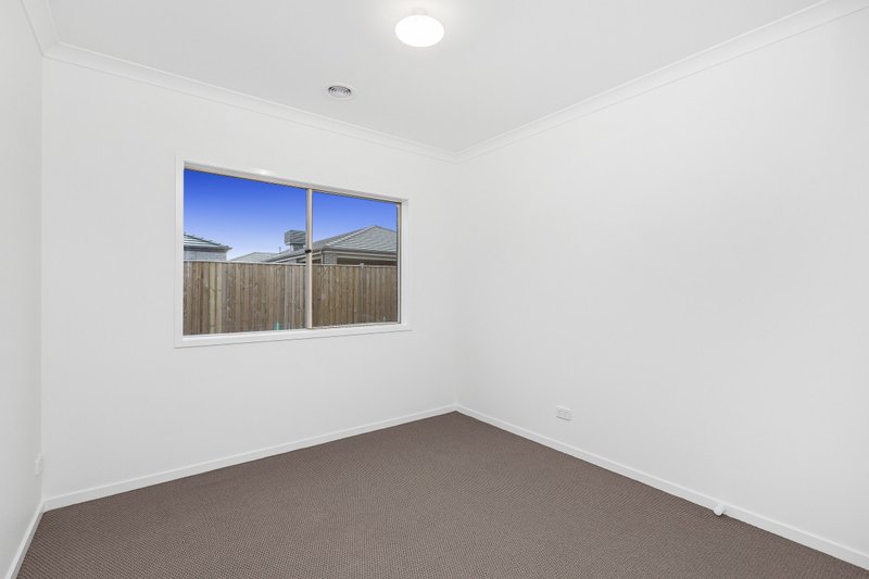 Photo - 9 Padova Avenue, Werribee VIC 3030 - Image 12