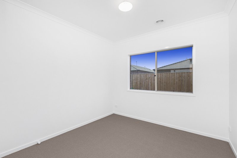 Photo - 9 Padova Avenue, Werribee VIC 3030 - Image 13