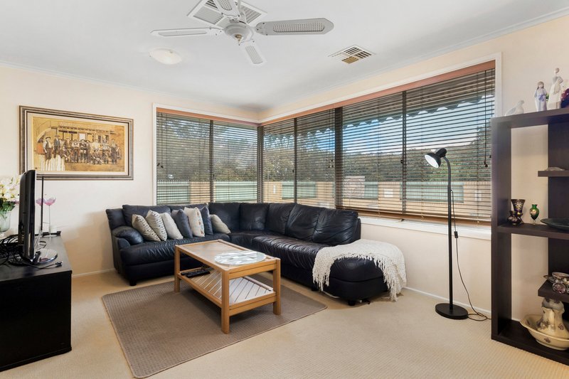 Photo - 9 Palmer Street, Garran ACT 2605 - Image 3