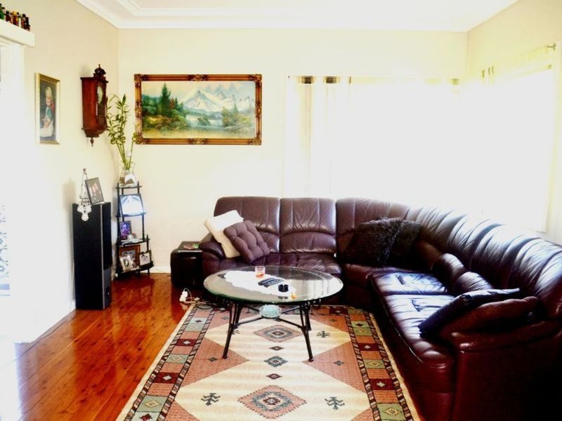 Photo - 9 Panorama Avenue, Cabramatta NSW 2166 - Image 4