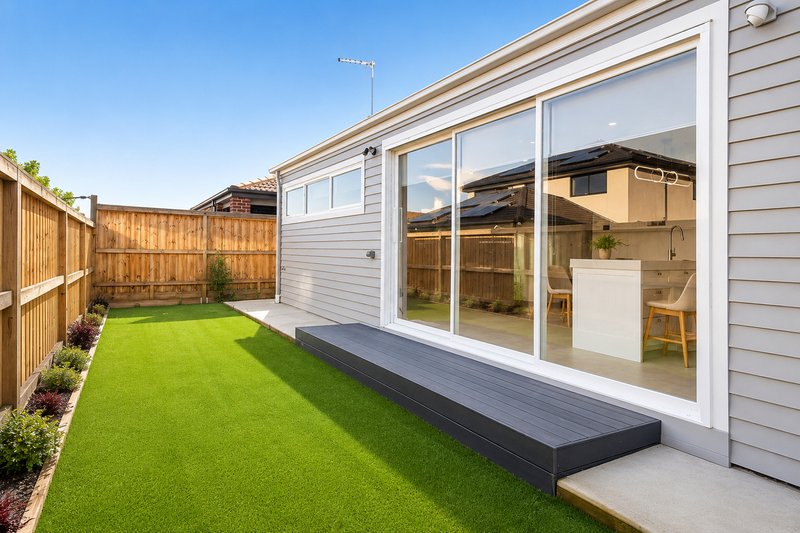 Photo - 9 Papyrus Way, Rockbank VIC 3335 - Image 13