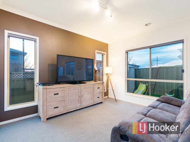 Photo - 9 Park Orchard Drive, Pakenham VIC 3810 - Image 4