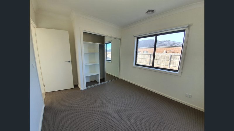 Photo - 9 Parkinson Street, Weir Views VIC 3338 - Image 3