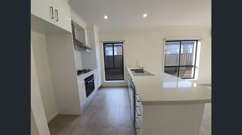 Photo - 9 Parkinson Street, Weir Views VIC 3338 - Image 6