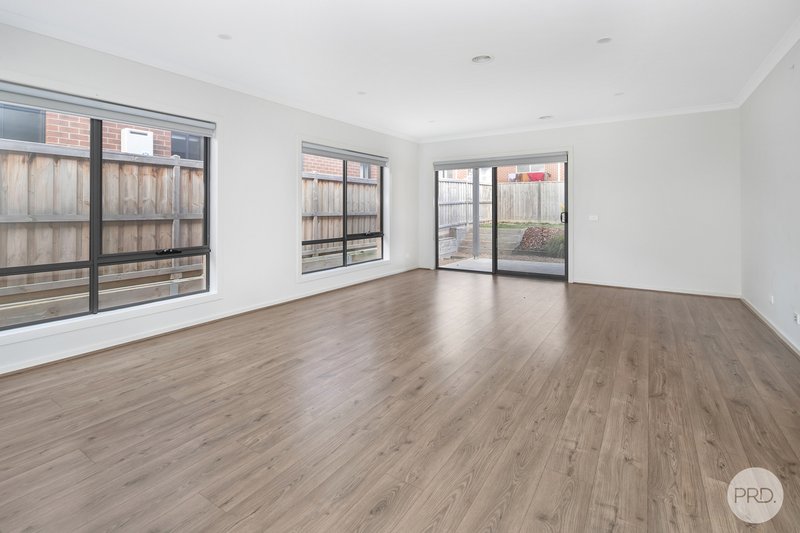 Photo - 9 Patriot Crescent, Smythes Creek VIC 3351 - Image 3