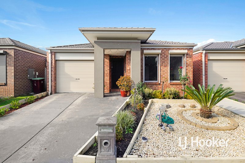 9 Paxford Drive, Cranbourne North VIC 3977