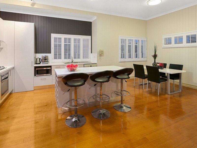 Photo - 9 Peasant Street, Holland Park West QLD 4121 - Image 5