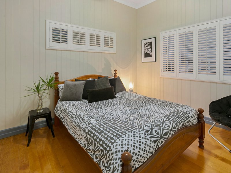 Photo - 9 Peasant Street, Holland Park West QLD 4121 - Image 14