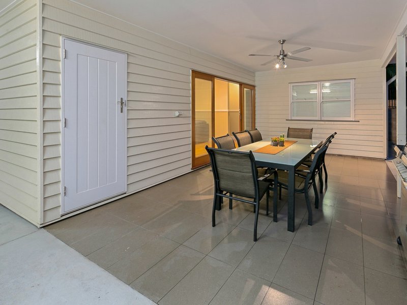 Photo - 9 Peasant Street, Holland Park West QLD 4121 - Image 21