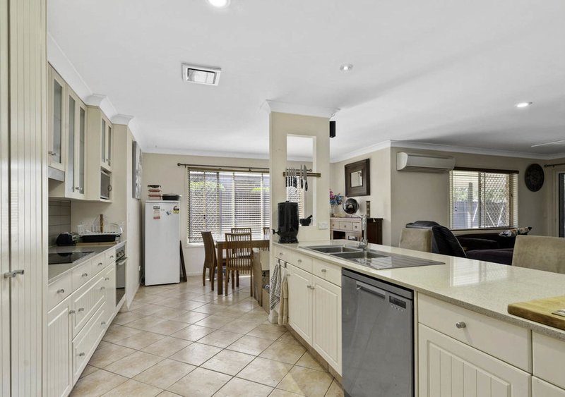 Photo - 9 Pelewan Court, Tanah Merah QLD 4128 - Image 4