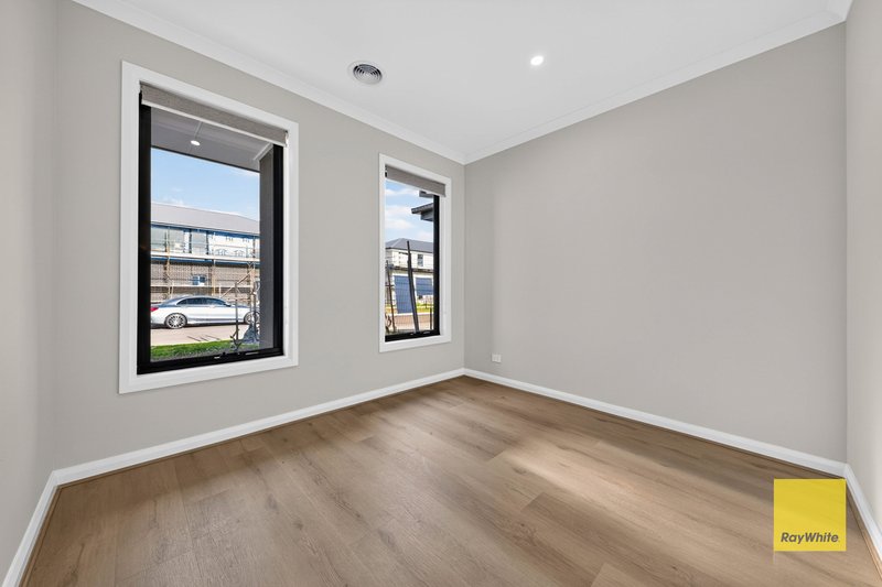 Photo - 9 Penzo Way, Tarneit VIC 3029 - Image 5