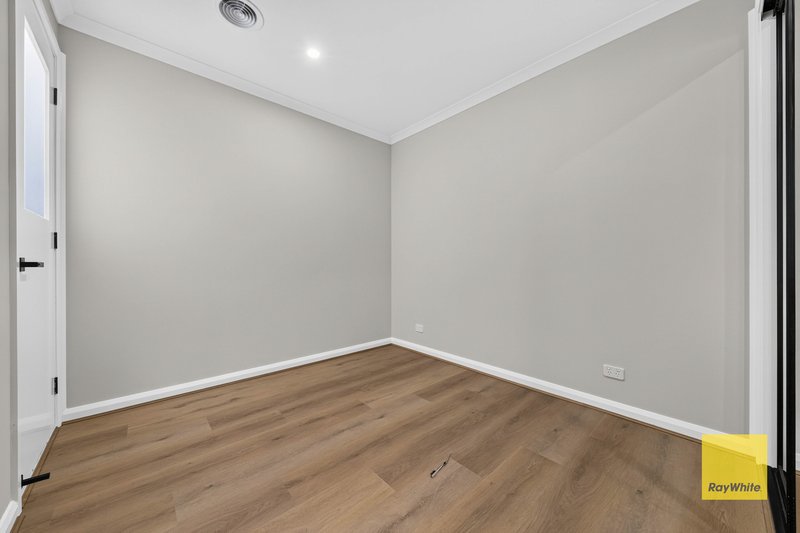 Photo - 9 Penzo Way, Tarneit VIC 3029 - Image 9