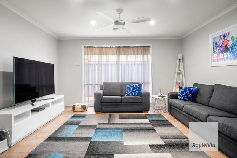 Photo - 9 Perret Walk, Sydenham VIC 3037 - Image 2