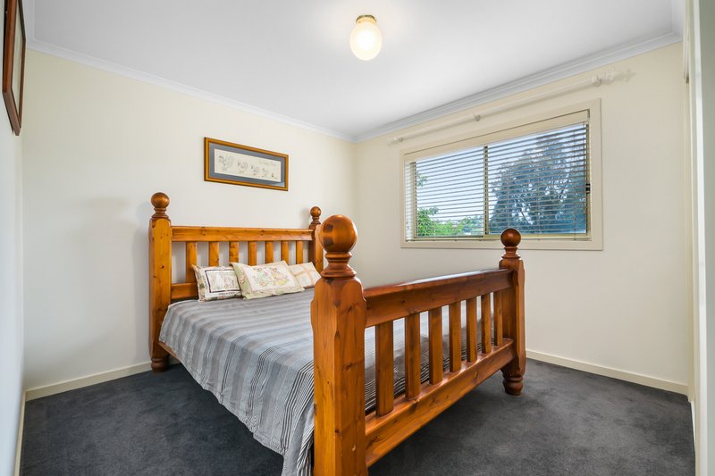 Photo - 9 Pheasant Court, Berwick VIC 3806 - Image 15