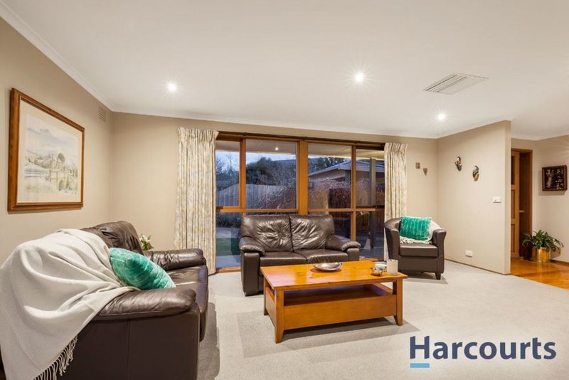 Photo - 9 Pimpala Court, Wantirna VIC 3152 - Image 2