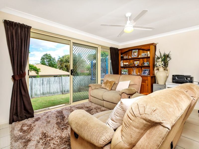 Photo - 9 Pinedale Crescent, Parkinson QLD 4115 - Image 5