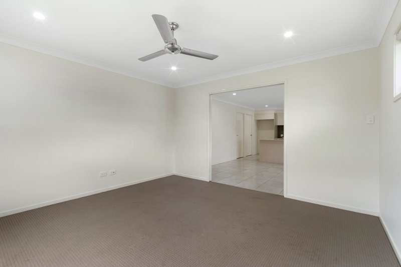 Photo - 9 Pinehill Street, Yarrabilba QLD 4207 - Image 11