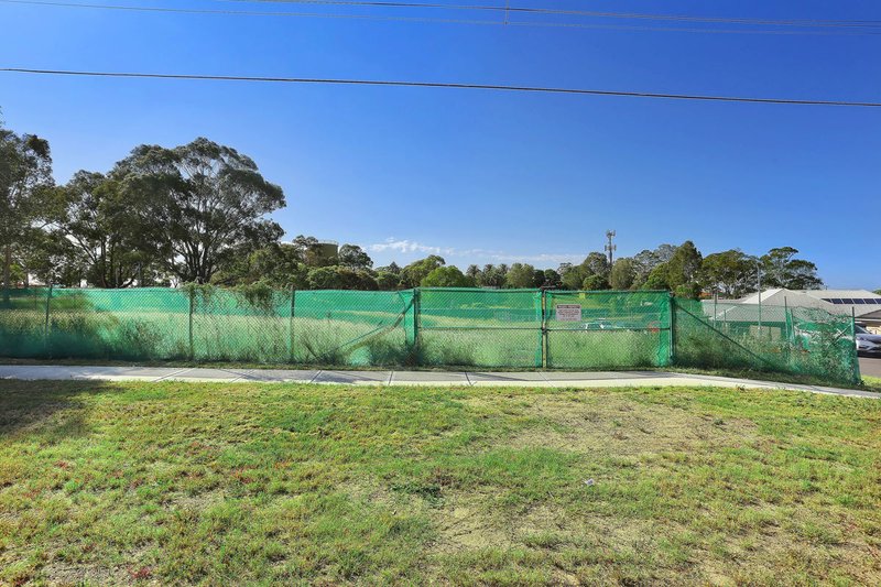 Photo - 9 Pipehead Crescent, Guildford NSW 2161 - Image 6