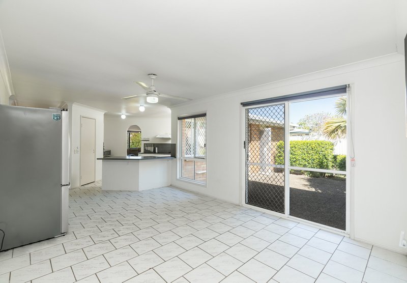 Photo - 9 Piper Court, Boronia Heights QLD 4124 - Image 3