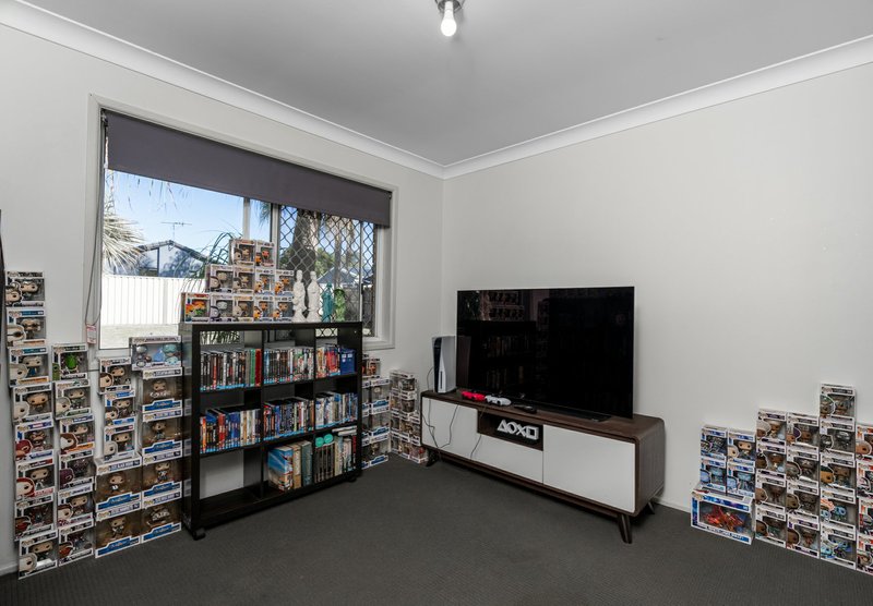 Photo - 9 Piper Court, Boronia Heights QLD 4124 - Image 12