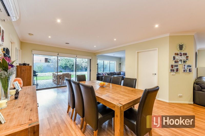 Photo - 9 Platt Close, Pakenham VIC 3810 - Image 5