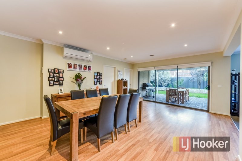 Photo - 9 Platt Close, Pakenham VIC 3810 - Image 6