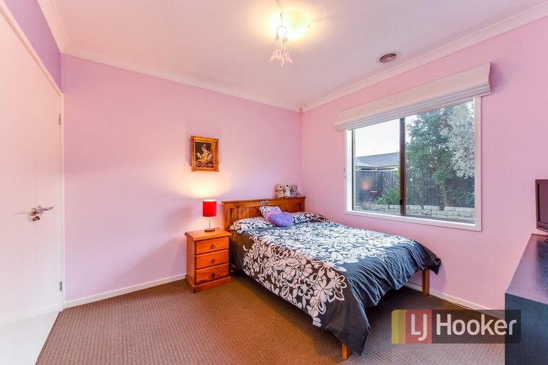 Photo - 9 Platt Close, Pakenham VIC 3810 - Image 10