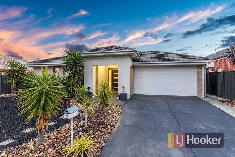 Photo - 9 Platt Close, Pakenham VIC 3810 - Image 13