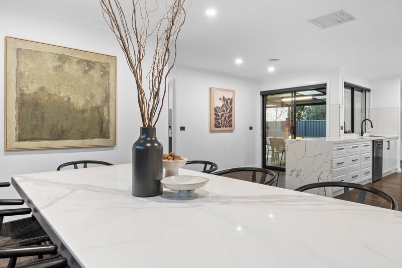 Photo - 9 Plowman Court, Epping VIC 3076 - Image 4